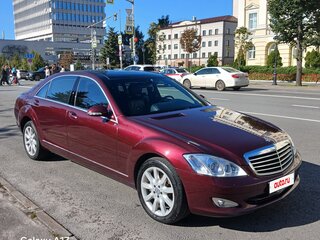 2006 Mercedes-Benz S-Класс 550 V (W221), пурпурный, 1850000 рублей, вид 3