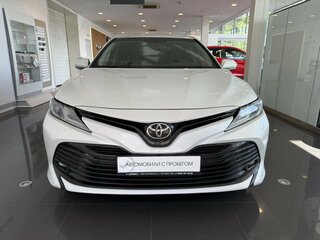 2020 Toyota Camry VIII (XV70), белый, 2169000 рублей, вид 5