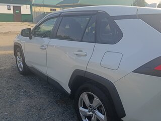 2020 Toyota RAV4 V (XA50), белый, 2900000 рублей, вид 3