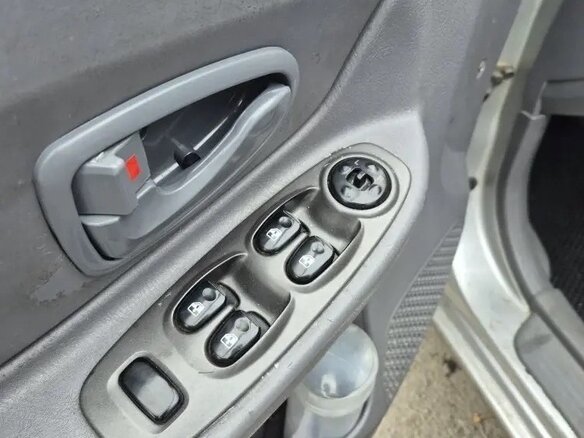 2006 Hyundai Accent ТагАЗ II, серебристый, 300000 рублей - вид 8