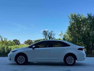 2022 Toyota Corolla XII (E210), белый, 1339000 рублей, вид 5