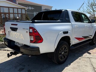 2023 Toyota Hilux VIII Рестайлинг 2, белый, 5800000 рублей, вид 3