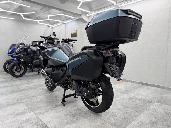 2025 BMW R 1300 RT, зелёный - вид 4