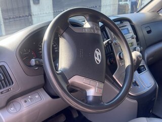 2011 Hyundai Grand Starex I, серый, 1500000 рублей, вид 5