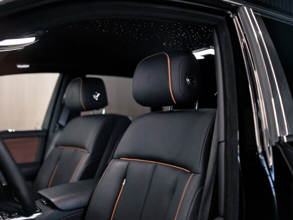 2020 Rolls-Royce Phantom VIII (Series I), чёрный, 49000000 рублей - вид 9