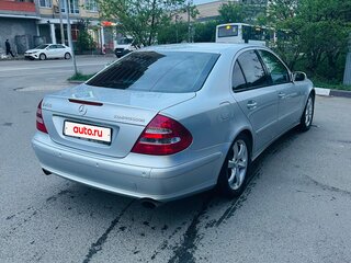 2006 Mercedes-Benz E-Класс 200 III (W211, S211), серебристый, 750000 рублей, вид 3