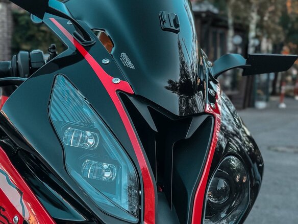 2017 BMW S 1000 RR, красный, 1350000 рублей - вид 2