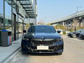 2025 BMW 5 серии 530i VIII (G60/G61/G68), чёрный, 8990000 рублей, вид 2