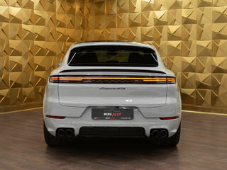 2026 Porsche Cayenne GTS Coupé III Рестайлинг, серый, 23900000 рублей, вид 4