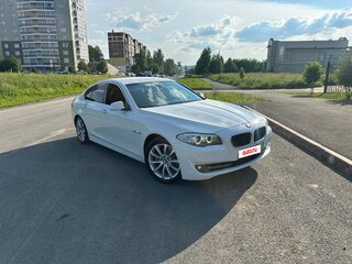 2013 BMW 5 серии 520i VI (F10/F11/F07), белый, 1600000 рублей, вид 2