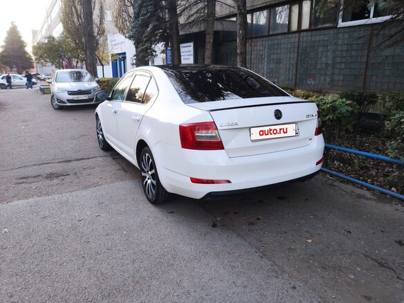 2013 Skoda Octavia III (A7), белый, 780000 рублей - вид 3
