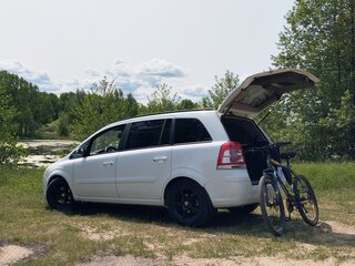 2008 Opel Zafira B Рестайлинг, белый, 670000 рублей, вид 1