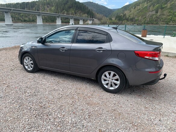 2017 Kia Rio III Рестайлинг, серый, 830000 рублей - вид 6