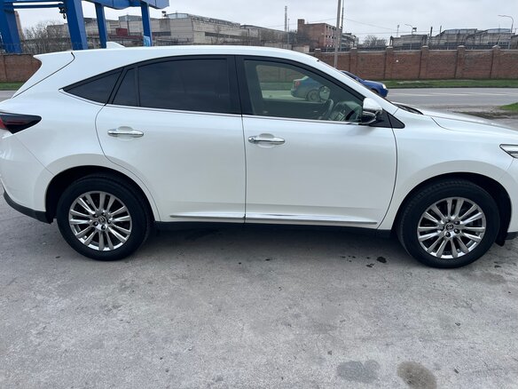 2017 Toyota Harrier III (XU60) Рестайлинг, белый, 2550000 рублей - вид 5