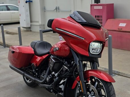 2024 Harley-Davidson Street Glide, оранжевый, 2699000 рублей, вид 3