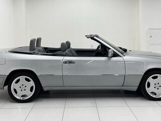 1995 Mercedes-Benz E-Класс 220 I (W124), серебристый, 3600000 рублей, вид 5