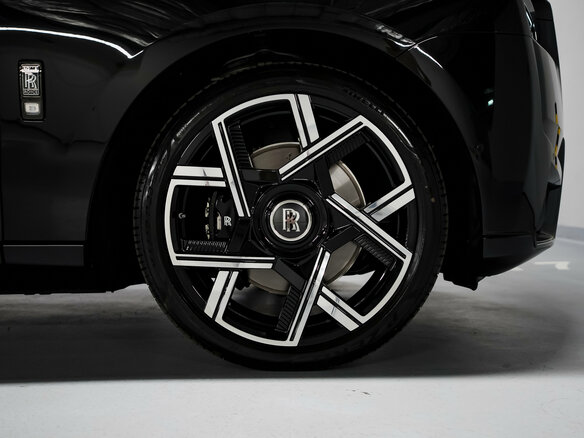 2025 Rolls-Royce Cullinan Black Badge I Рестайлинг (Series II), чёрный, 72000000 рублей - вид 9