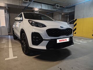 2021 Kia Sportage IV Рестайлинг, белый, 2650000 рублей, вид 1