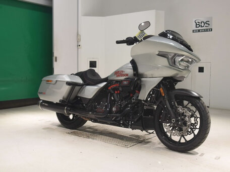 2025 Harley-Davidson CVO Road Glide ST, серебристый, 4400000 рублей, вид 3