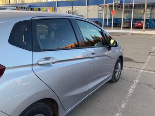 2017 Honda Fit III Рестайлинг, серебристый, 1199000 рублей, вид 3