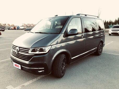 2020 Volkswagen Multivan, серый, 5795000 рублей, вид 2