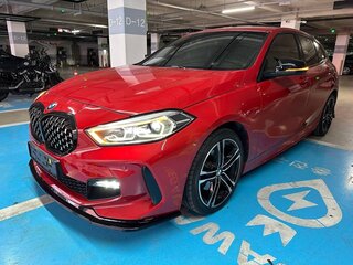 2020 BMW 1 серии 118d III (F40), пурпурный, 1699100 рублей, вид 1