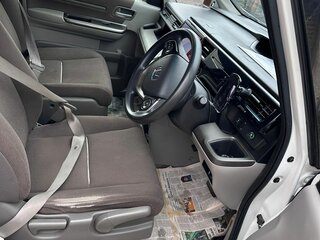 2015 Honda Stepwgn V, белый, 1900000 рублей, вид 5