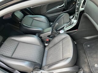 2013 Opel Astra GTC J Рестайлинг, чёрный, 1000000 рублей, вид 4