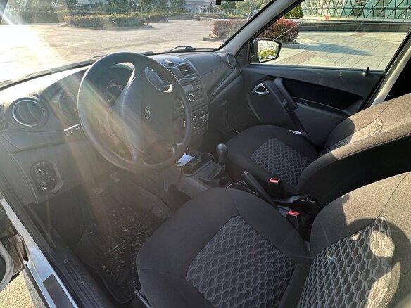 2023 Lada (ВАЗ) Granta Cross I Рестайлинг, белый, 580000 рублей - вид 4