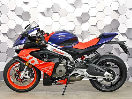 2022 Aprilia RS 660, синий, 999000 рублей, вид 4