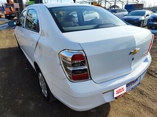 2022 Chevrolet Cobalt II Рестайлинг, белый, 505050 рублей, вид 4