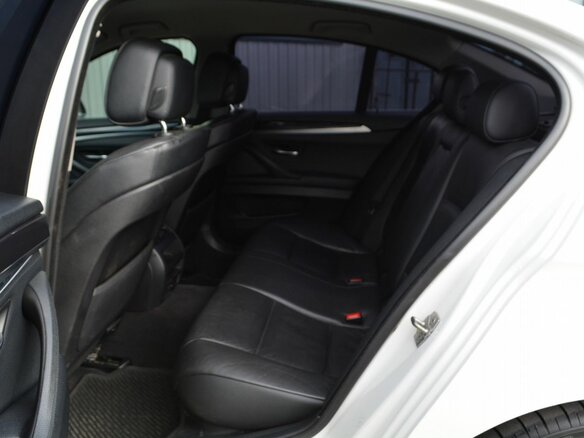2012 BMW 5 серии 528i xDrive VI (F10/F11/F07), белый - вид 14