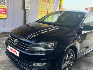 2018 Volkswagen Polo V Рестайлинг, чёрный, 500000 рублей, вид 1