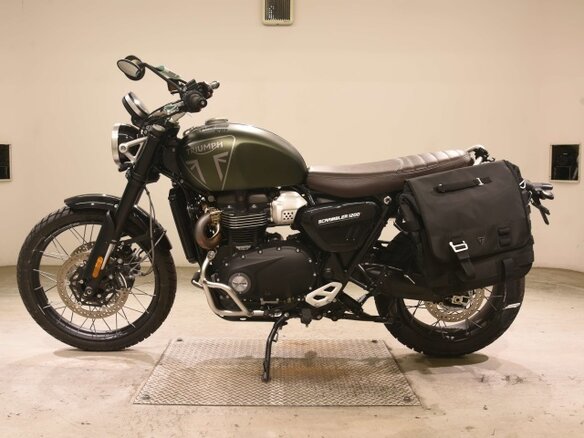 2026 Triumph Scrambler, зелёный - вид 1