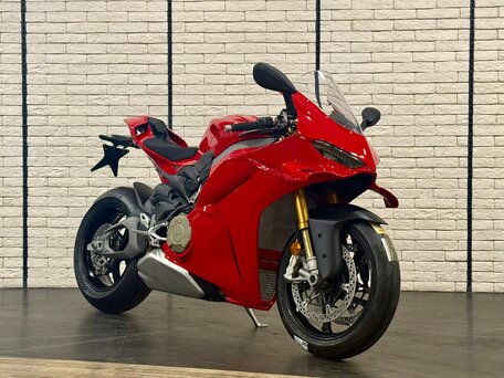 2026 Ducati Panigale V4, красный, 4150000 рублей, вид 1