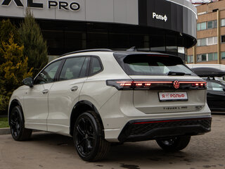 2026 Volkswagen Tiguan L Pro III (China Market), бежевый, 5250000 рублей, вид 5