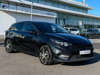 2022 Kia Ceed III Рестайлинг, чёрный, 1609000 рублей, вид 3