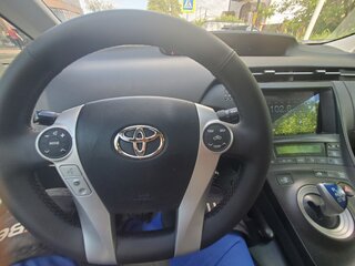 2009 Toyota Prius III (XW30), белый, 1110000 рублей, вид 5