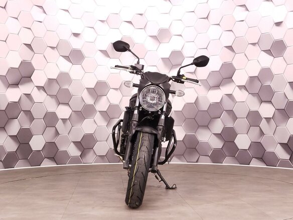 2017 Suzuki SV 650, белый - вид 4