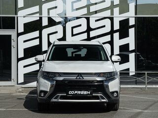 2018 Mitsubishi Outlander III Рестайлинг 3, белый, 2049000 рублей, вид 3