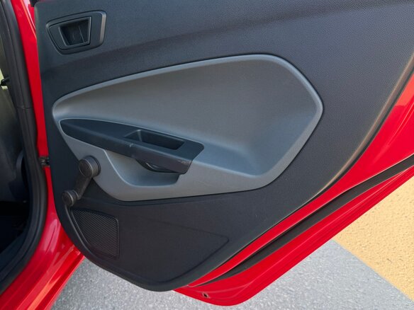 2009 Ford Fiesta Mk6, красный - вид 22