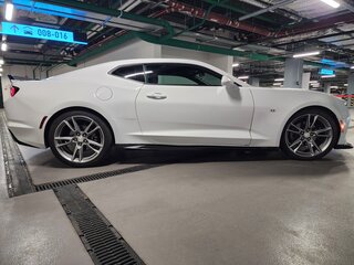 2020 Chevrolet Camaro VI Рестайлинг, белый, 2750000 рублей, вид 3