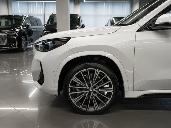 2026 BMW X1 25Li xDrive III (U11/U12), белый - вид 26