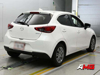 2022 Mazda 2 III (DJ) Рестайлинг, белый, 1189000 рублей, вид 2