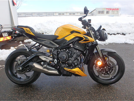 2024 Triumph Street Triple, жёлтый, 1090000 рублей, вид 1