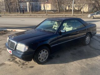 1995 Mercedes-Benz E-Класс 320 I (W124), синий, 1500000 рублей, вид 3