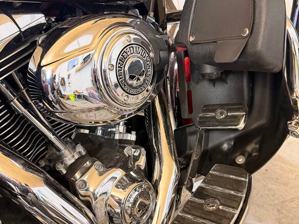 2011 Harley-Davidson Electra Glide, красный, 930000 рублей - вид 3