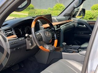 2016 Lexus LX 570 III Рестайлинг 2, серый, 7400000 рублей, вид 2
