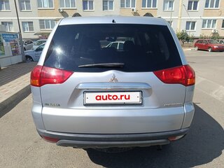 2011 Mitsubishi Pajero Sport II, серый, 1700000 рублей, вид 3