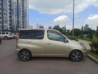 2001 Toyota FunCargo, золотистый, 380000 рублей, вид 2